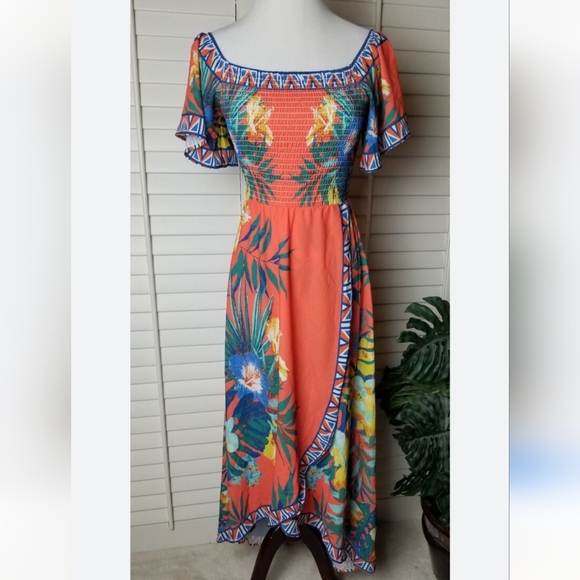 Jealous Tomato Dresses & Skirts - Jealous Tomato Maxi Dress Sm Floral Square Neck Flutter Sleeve Hi/Lo Smocked